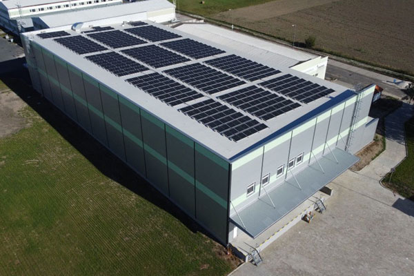 Priemyselná strešná FVE Hořátev, Hořátev