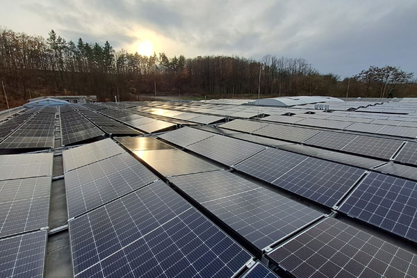 Priemyselná strešná FVE pre Lavat a.s., Chotutice